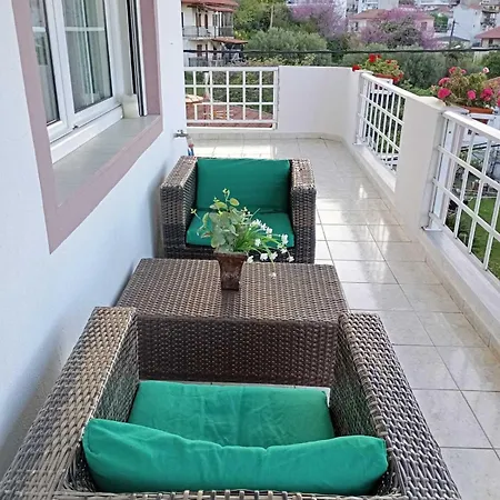 Dom Raspalozen Ni Daleko Ot I Prirodi شقة كريوبيجي