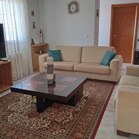 Apartman Dom Raspalozen Ni Daleko Ot I Prirodi