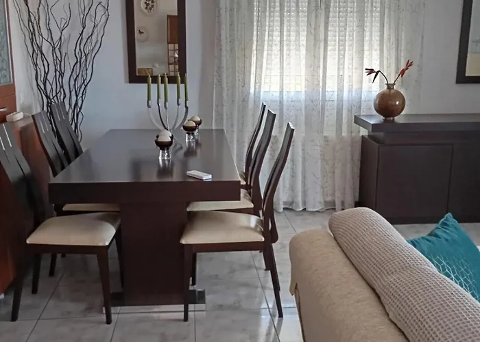 Dom Raspalozen Ni Daleko Ot I Prirodi Appartement