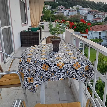 Διαμέρισμα Dom Raspalozen Ni Daleko Ot I Prirodi *